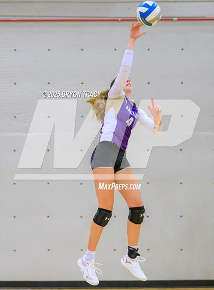 Thumbnail 1 in Oakley @ Southwestern Heights photogallery.