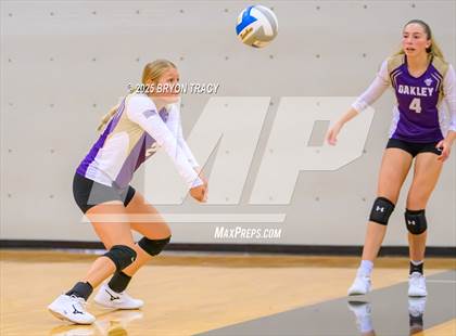 Thumbnail 1 in Oakley @ Southwestern Heights photogallery.