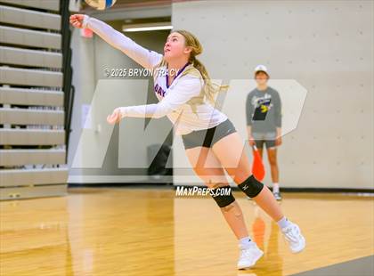 Thumbnail 1 in Oakley @ Southwestern Heights photogallery.