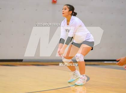 Thumbnail 1 in Oakley @ Southwestern Heights photogallery.