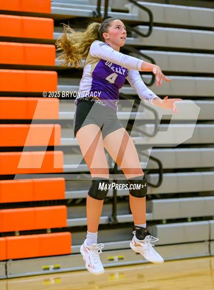 Thumbnail 1 in Oakley @ Southwestern Heights photogallery.