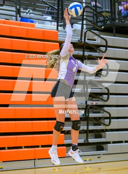 Thumbnail 2 in Oakley @ Southwestern Heights photogallery.