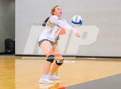 Thumbnail 2 in Oakley @ Southwestern Heights photogallery.