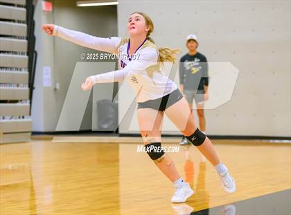 Thumbnail 3 in Oakley @ Southwestern Heights photogallery.