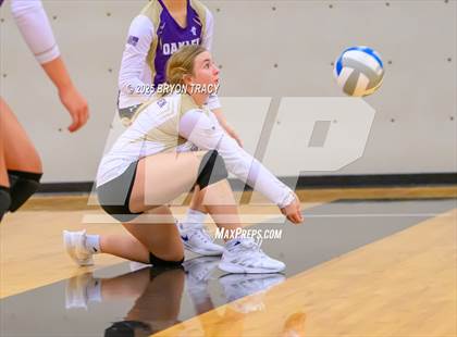 Thumbnail 1 in Oakley @ Southwestern Heights photogallery.