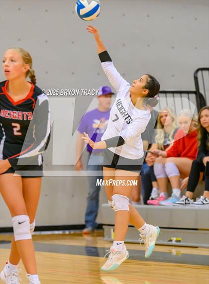 Thumbnail 1 in Oakley @ Southwestern Heights photogallery.