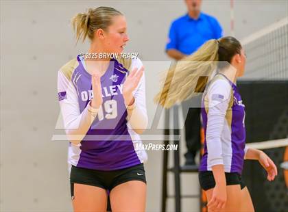 Thumbnail 3 in Oakley @ Southwestern Heights photogallery.