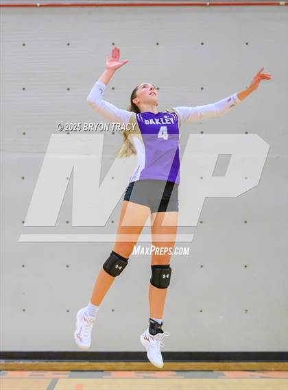 Thumbnail 1 in Oakley @ Southwestern Heights photogallery.