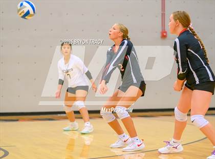 Thumbnail 2 in Oakley @ Southwestern Heights photogallery.