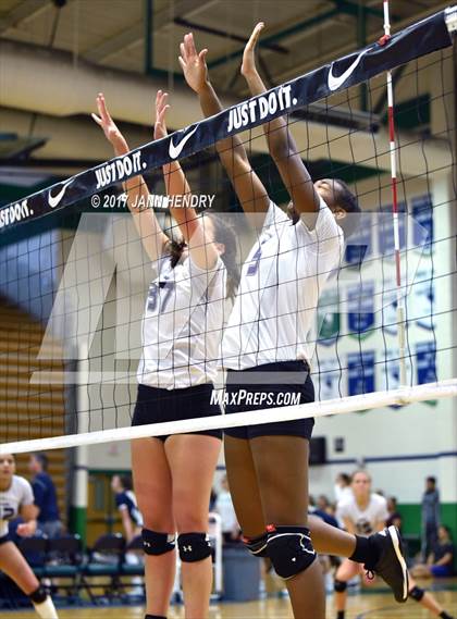 Thumbnail 3 in Fayetteville vs. La Costa Canyon (Durango Fall Classic) photogallery.