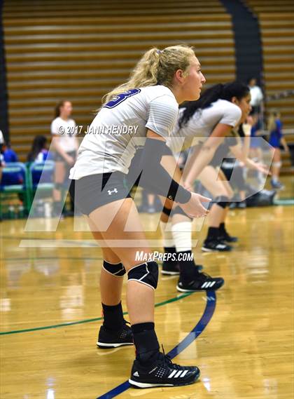 Thumbnail 2 in Fayetteville vs. La Costa Canyon (Durango Fall Classic) photogallery.