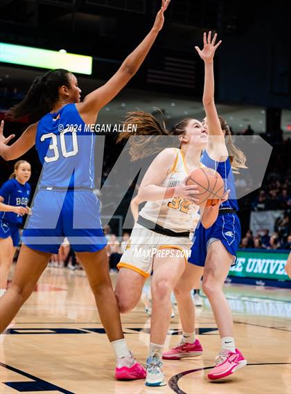 Thumbnail 2 in Olmsted Falls vs. Springboro (OHSAA Division 1 Final) photogallery.