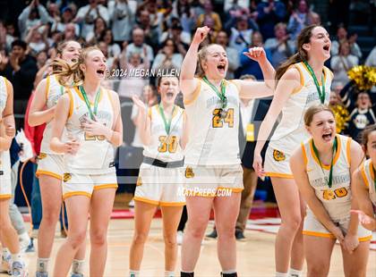 Thumbnail 2 in Olmsted Falls vs. Springboro (OHSAA Division 1 Final) photogallery.