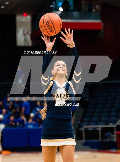 Thumbnail 2 in Olmsted Falls vs. Springboro (OHSAA Division 1 Final) photogallery.