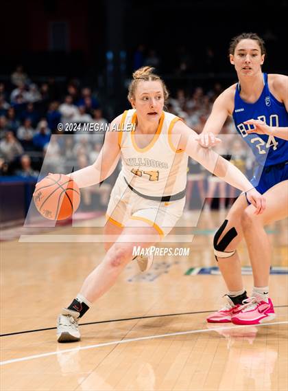 Thumbnail 3 in Olmsted Falls vs. Springboro (OHSAA Division 1 Final) photogallery.
