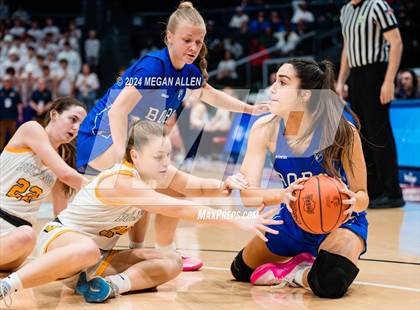 Thumbnail 2 in Olmsted Falls vs. Springboro (OHSAA Division 1 Final) photogallery.