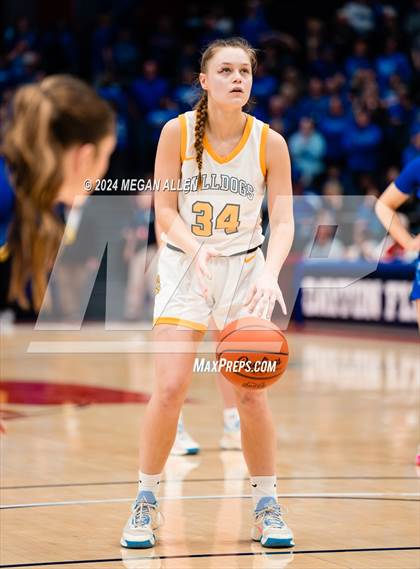 Thumbnail 1 in Olmsted Falls vs. Springboro (OHSAA Division 1 Final) photogallery.