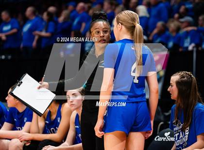 Thumbnail 1 in Olmsted Falls vs. Springboro (OHSAA Division 1 Final) photogallery.