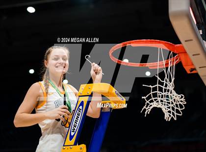 Thumbnail 1 in Olmsted Falls vs. Springboro (OHSAA Division 1 Final) photogallery.