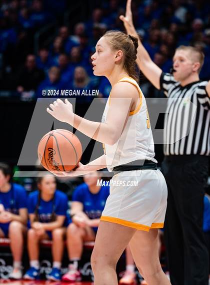 Thumbnail 2 in Olmsted Falls vs. Springboro (OHSAA Division 1 Final) photogallery.