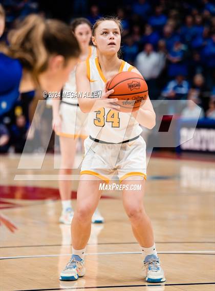 Thumbnail 2 in Olmsted Falls vs. Springboro (OHSAA Division 1 Final) photogallery.