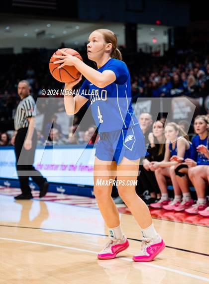 Thumbnail 3 in Olmsted Falls vs. Springboro (OHSAA Division 1 Final) photogallery.