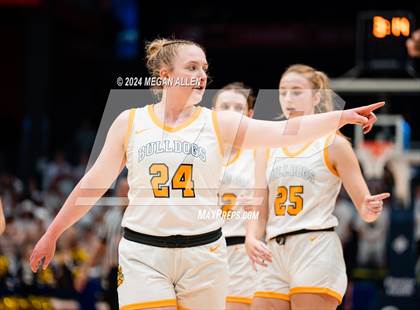 Thumbnail 2 in Olmsted Falls vs. Springboro (OHSAA Division 1 Final) photogallery.