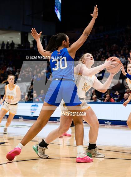 Thumbnail 3 in Olmsted Falls vs. Springboro (OHSAA Division 1 Final) photogallery.