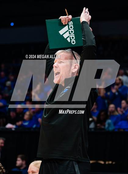 Thumbnail 1 in Olmsted Falls vs. Springboro (OHSAA Division 1 Final) photogallery.