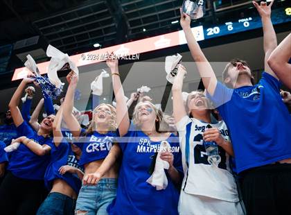 Thumbnail 1 in Olmsted Falls vs. Springboro (OHSAA Division 1 Final) photogallery.