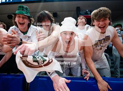 Thumbnail 1 in Olmsted Falls vs. Springboro (OHSAA Division 1 Final) photogallery.
