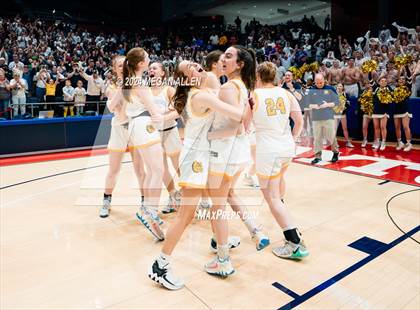 Thumbnail 2 in Olmsted Falls vs. Springboro (OHSAA Division 1 Final) photogallery.
