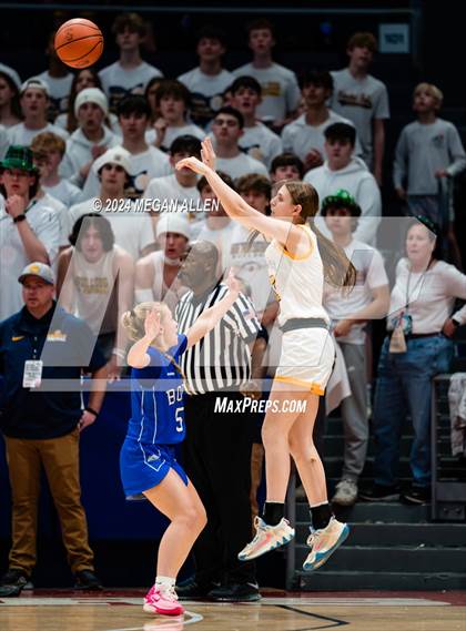 Thumbnail 3 in Olmsted Falls vs. Springboro (OHSAA Division 1 Final) photogallery.