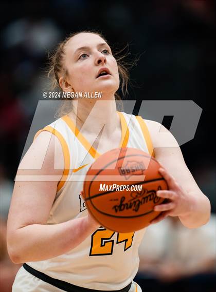 Thumbnail 2 in Olmsted Falls vs. Springboro (OHSAA Division 1 Final) photogallery.