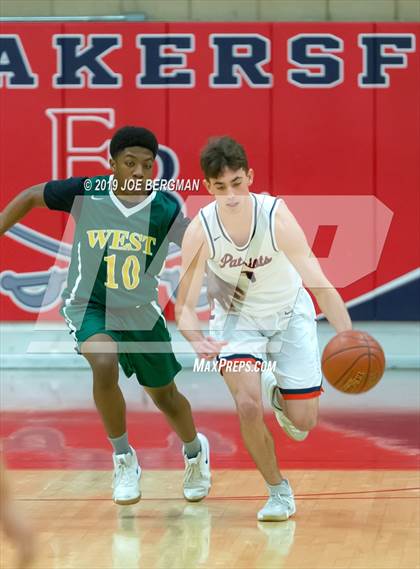 Thumbnail 3 in West vs. Liberty (Ralph Krave Memorial Tournament) photogallery.
