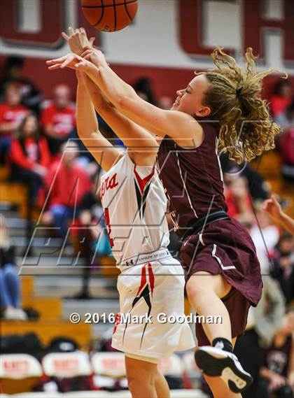 Thumbnail 2 in Katy Tigers vs Cinco Ranch photogallery.