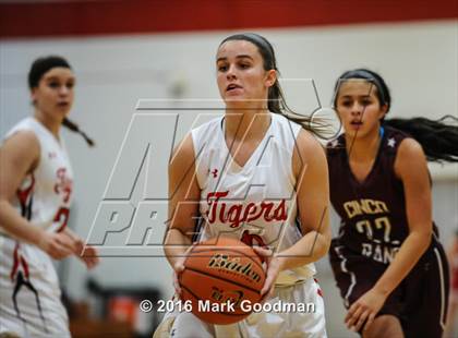 Thumbnail 1 in Katy Tigers vs Cinco Ranch photogallery.