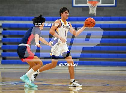Thumbnail 1 in Kennedy Catholic @ Tahoma photogallery.