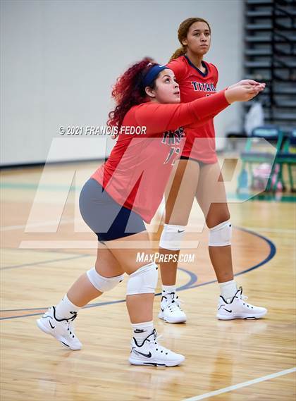 Thumbnail 2 in Tampa Bay Tech @ Sumner photogallery.