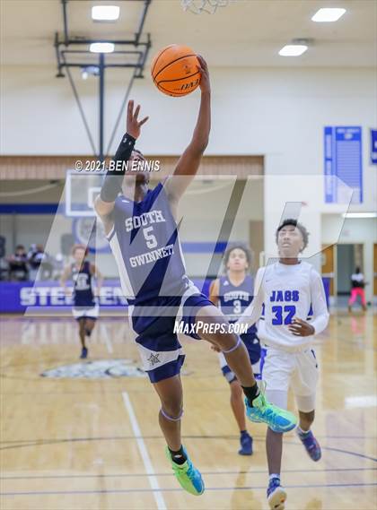 Thumbnail 1 in South Gwinnett vs Stephenson (Battle-On-The-Mountain Classic) photogallery.