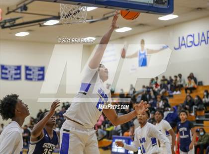 Thumbnail 2 in South Gwinnett vs Stephenson (Battle-On-The-Mountain Classic) photogallery.