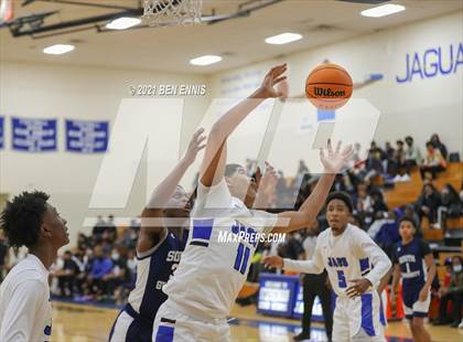 Thumbnail 1 in South Gwinnett vs Stephenson (Battle-On-The-Mountain Classic) photogallery.