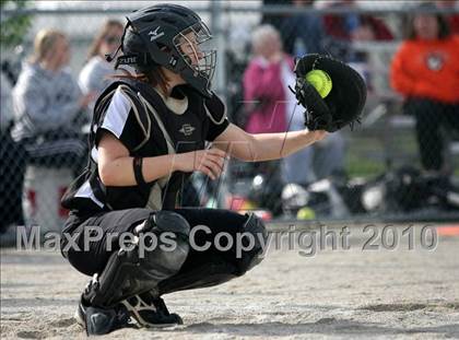 Thumbnail 3 in Guilford vs Harlem photogallery.