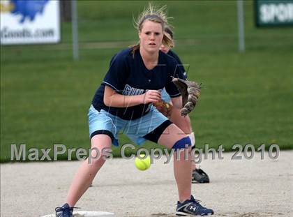 Thumbnail 3 in Guilford vs Harlem photogallery.