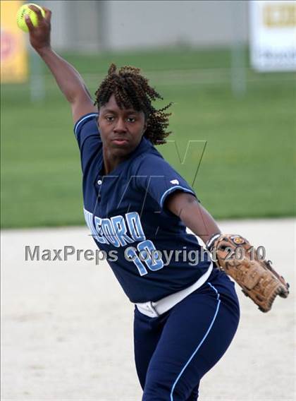 Thumbnail 1 in Guilford vs Harlem photogallery.