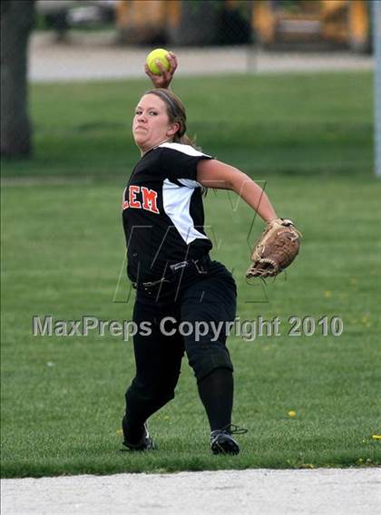 Thumbnail 2 in Guilford vs Harlem photogallery.