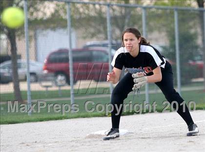 Thumbnail 2 in Guilford vs Harlem photogallery.