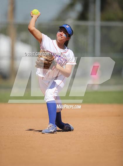 Thumbnail 1 in Rivera vs. University (CIF LACS D4 Final) photogallery.