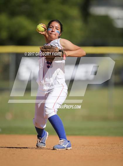 Thumbnail 1 in Rivera vs. University (CIF LACS D4 Final) photogallery.