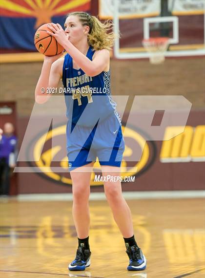 Thumbnail 2 in La Jolla Country Day vs. Fremont (Nike Tournament of Champions) photogallery.